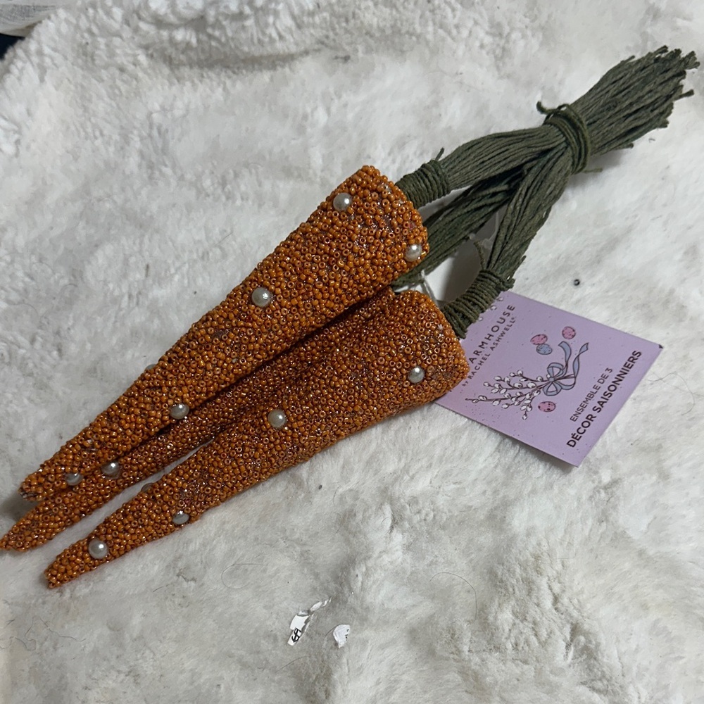 The Farmhouse by Rachel Ashwell beaded carrots set  of 3